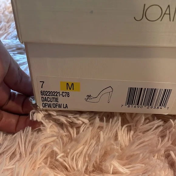 Joan & David “Da Cutie” Ivory Lace w/ Satin Bow Peep Toe Wedding Heels - Picture 4 of 6